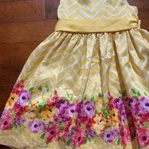 Yellow Dress - Picture 2 of 3